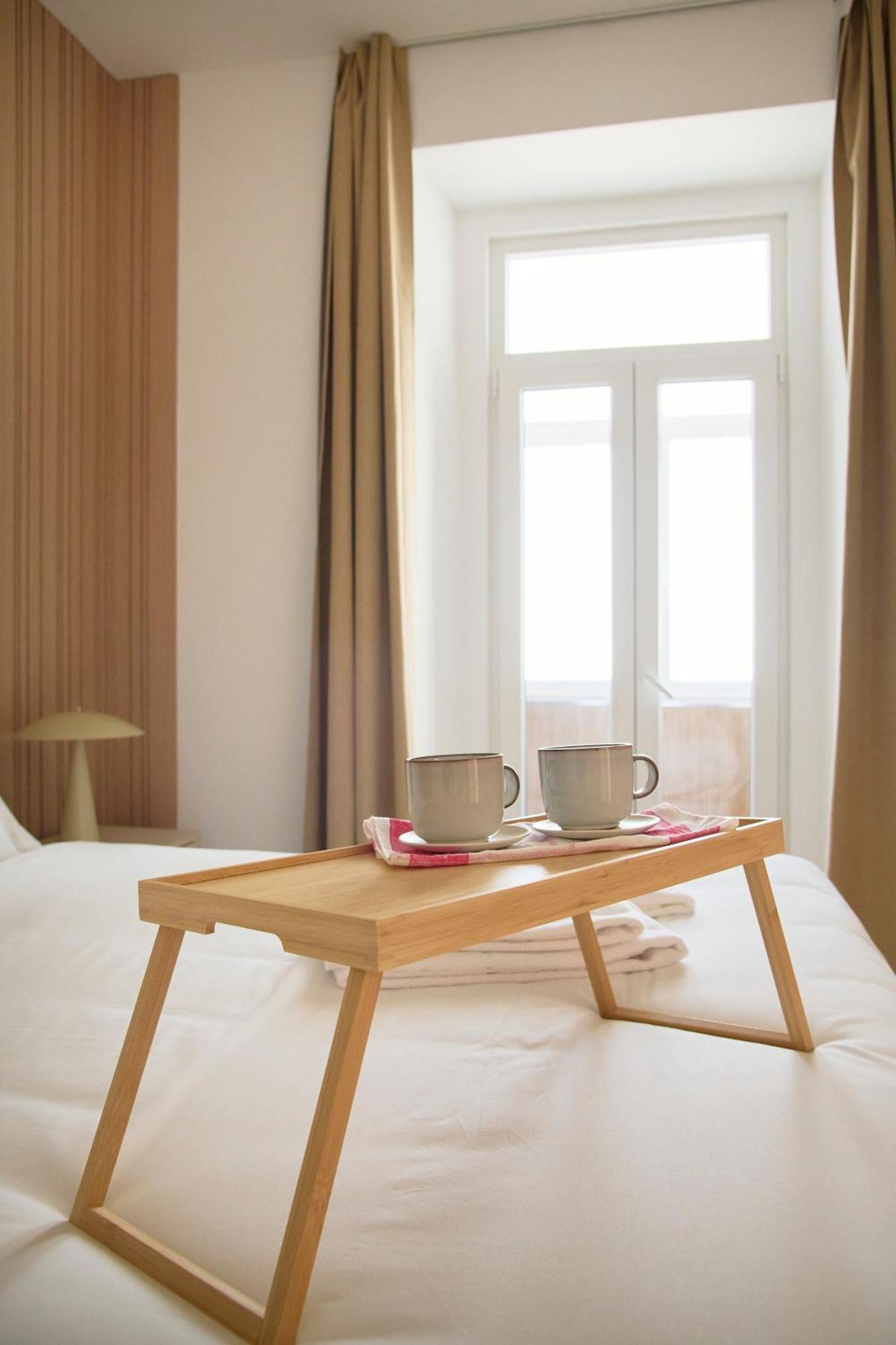 Brand New Hostel Anjos Лиссабон Экстерьер фото